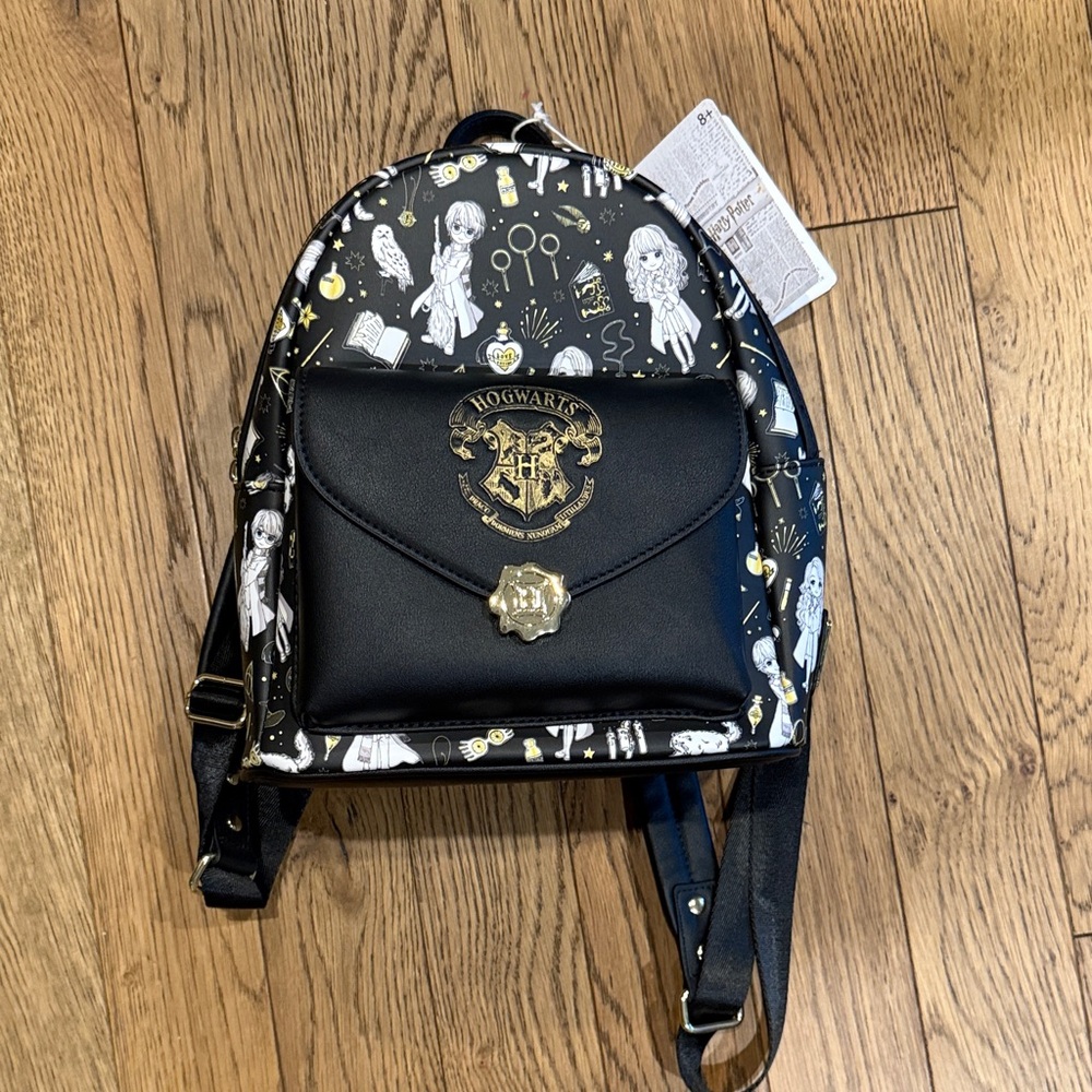 Loungefly Harry Potter NEW Hogwarts Backpack